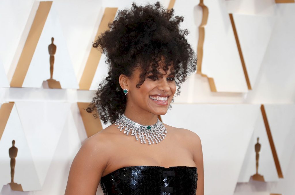 Zazie Beetz Décolleté